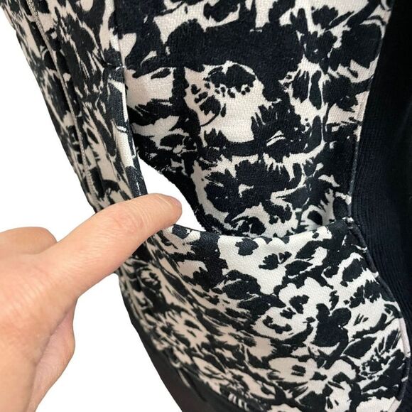 LULULEMON FLEUR SOMBRE‎ BLACK / WHITE SCUBA HOODIE Full zip JACKET SIZE 2 - Picture 4 of 10